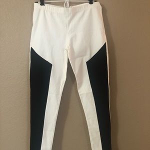 Black and white skinny pants